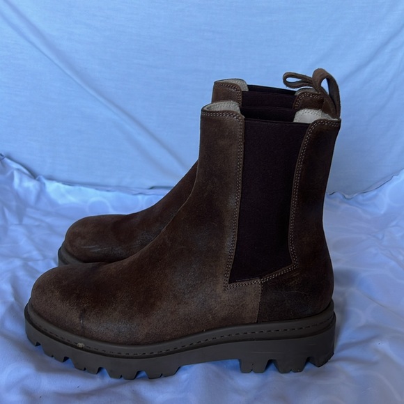 BANANA Republic Chelsea Boots - Size 7 - Picture 3 of 14